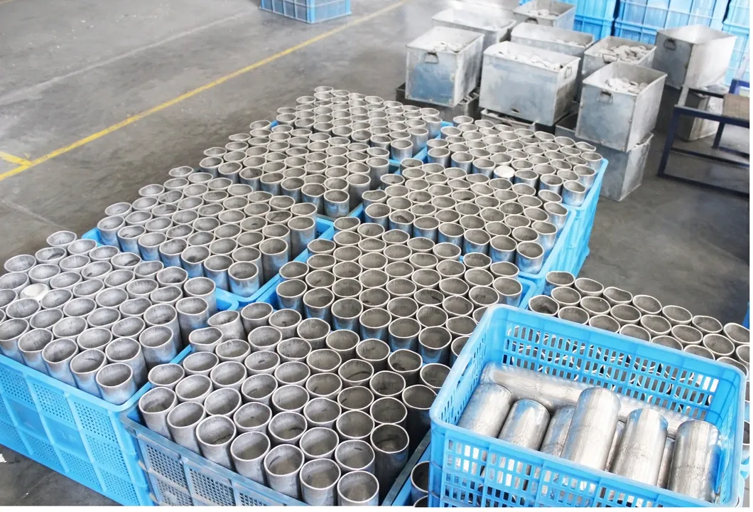 Amazon Hot Sale 500ml Aluminum Cream Whipper with Three Nozzles Whipped Cream Dispenser