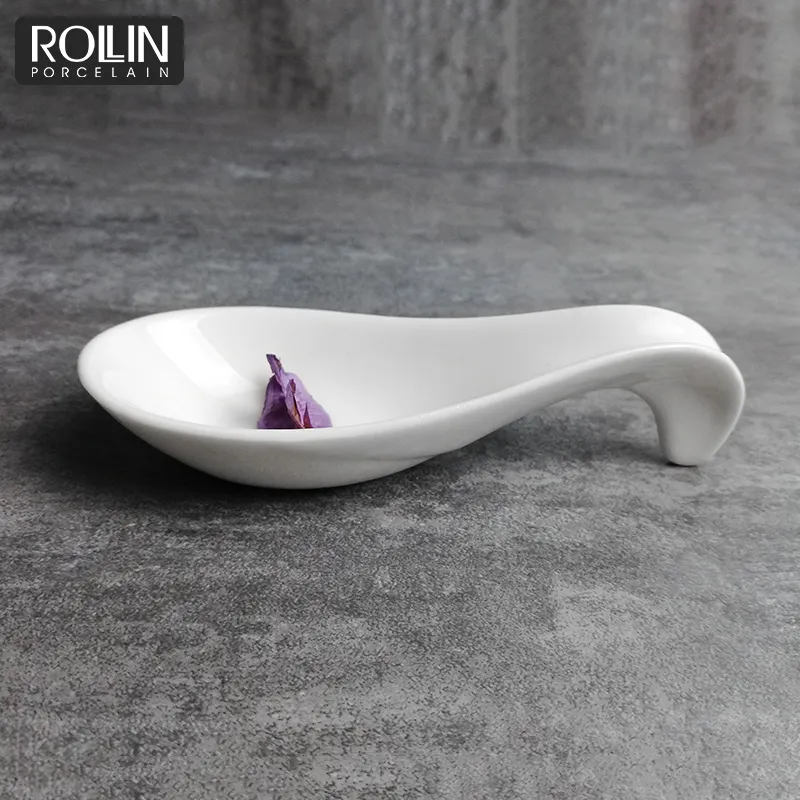 Chaozhou Factory Wholesale Cheap Spoon-Shaped Dessert Ceramic Dish