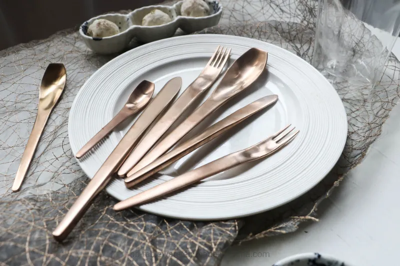 China Good Quality 304 Stainless Steel Gold Flatware Cutlery Sets