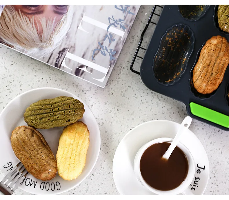 Eco-Friendly Cake Tools 12PCS Baking Mold Silicone Madeleine Cake Pan Chocolate Cookies Cake Mold