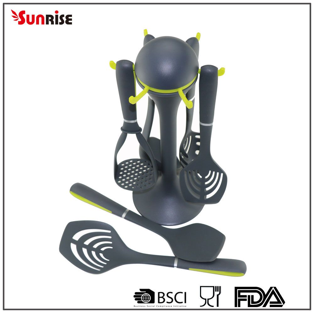 Kitchen Utensil Nylon Potato Masher with The Magnetic End (KTN155)